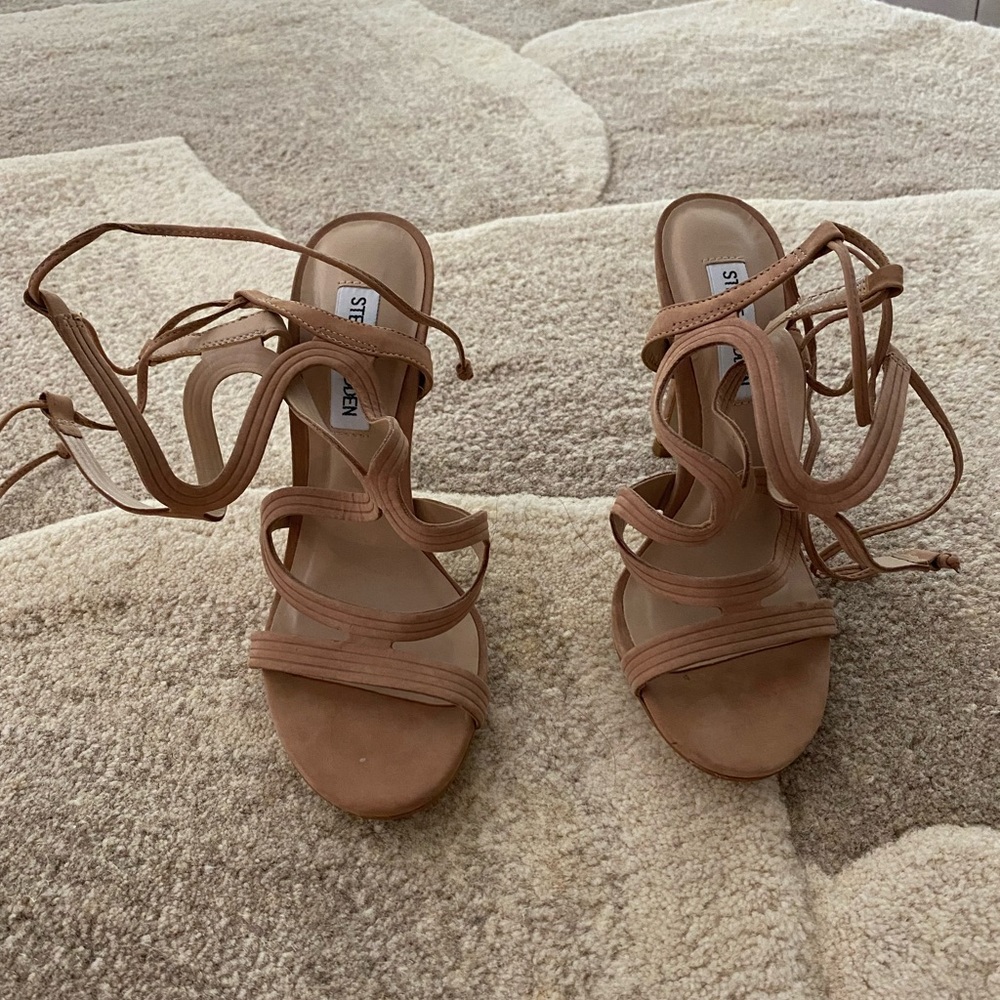 New suede beige sandals in size 5